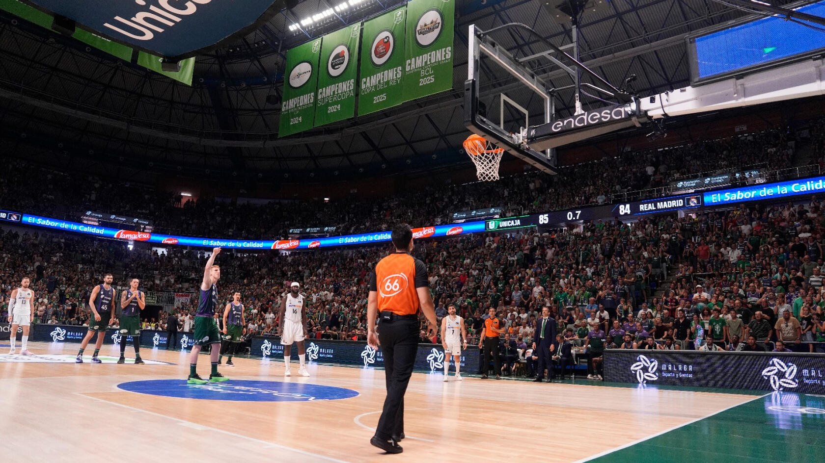 Triunfo en el último segundo para seguir soñando (86-84)
